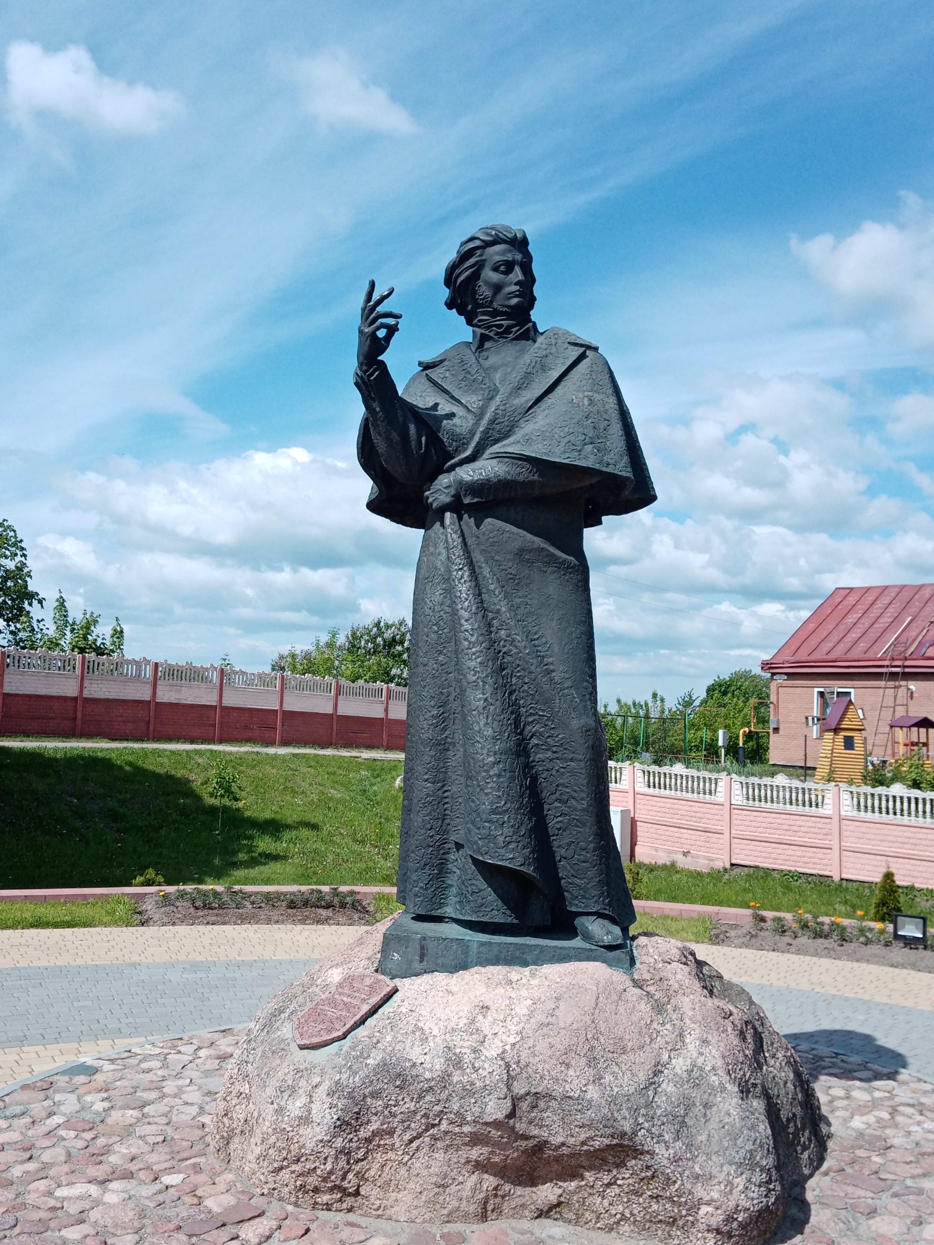 Памятник Адаму Мицкевичу